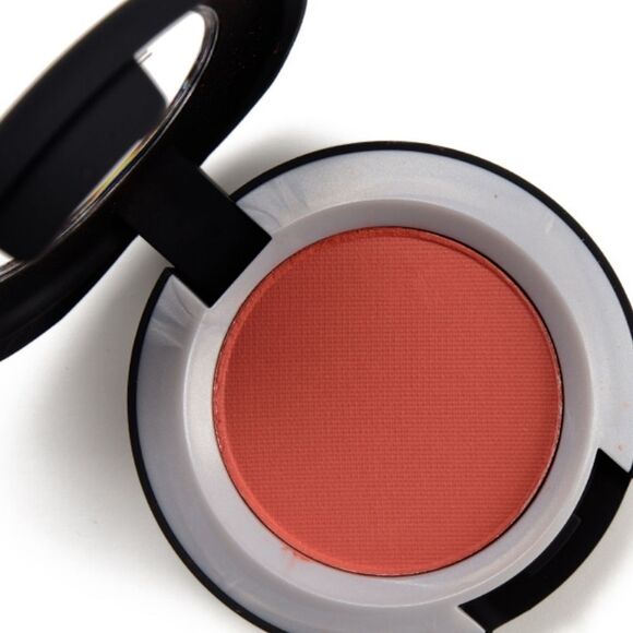 Mac Cosmetics Powder Kiss Soft Matte Eyeshadow - Picture 2 of 6